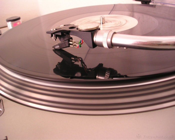 record-turntable